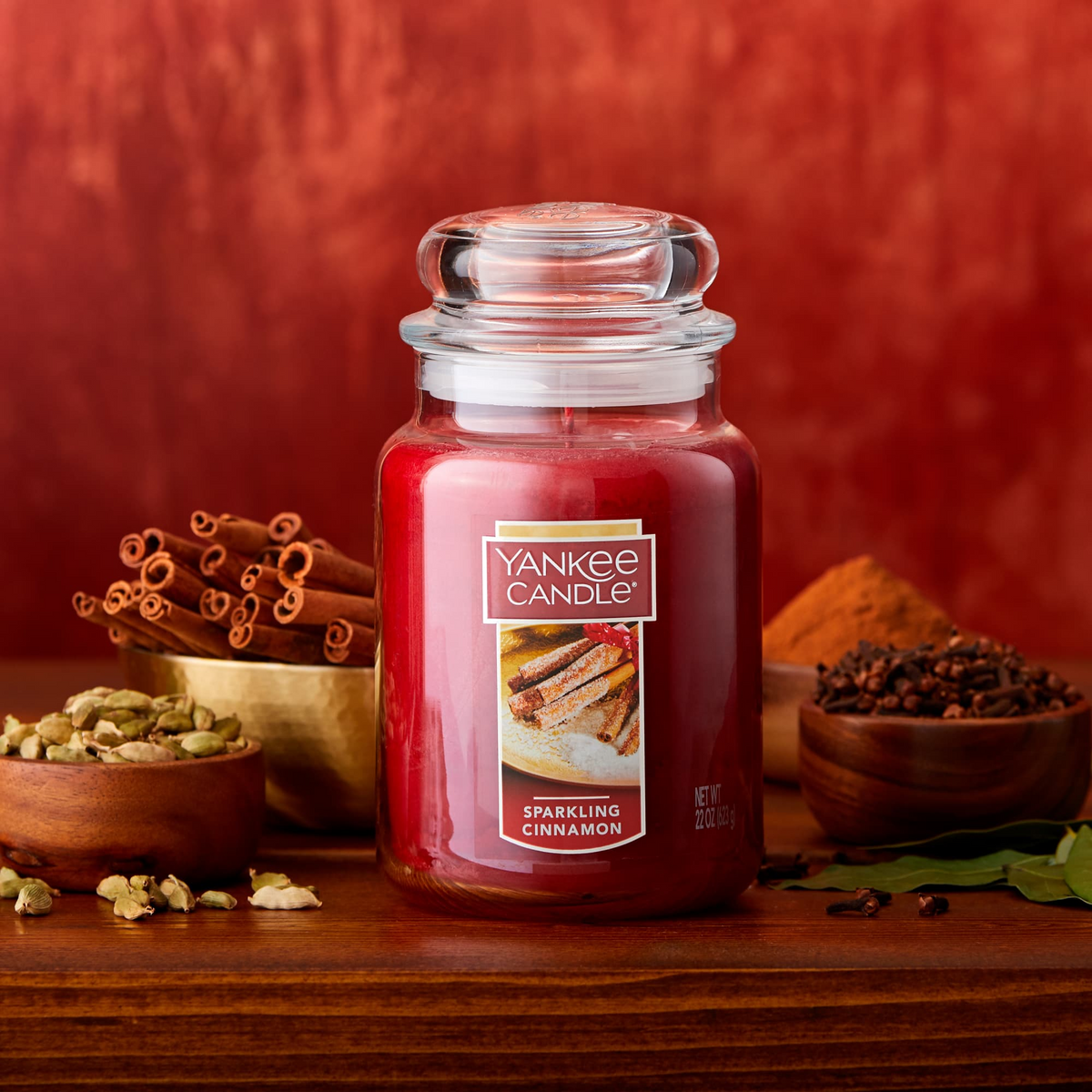 Yankee Candle Sparkling Cinnamon Large Jar with cinnamon sticks and spices